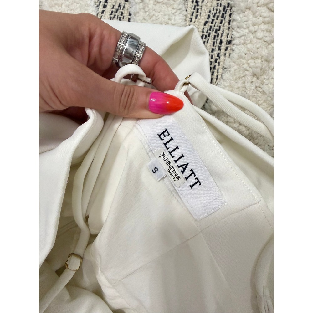 $210 Elliatt Arctic Mini Dress Small White Off Shoulder Ring Detail Halter LWD - Picture 11 of 12